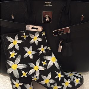 Maison Martin Margiela Leather ankle boots with hand painted daisies - 37